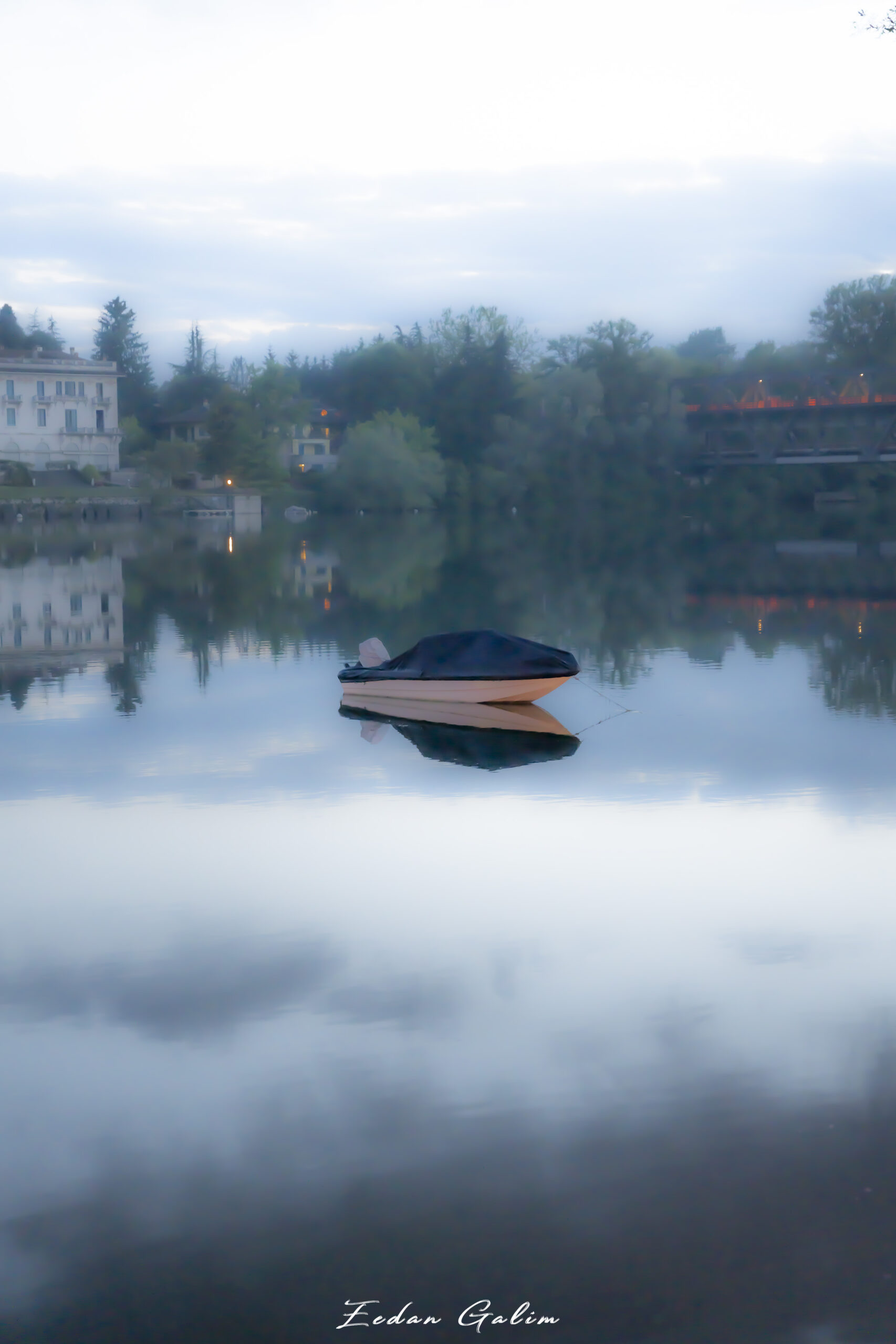Lake-with-boat-and-reflection
